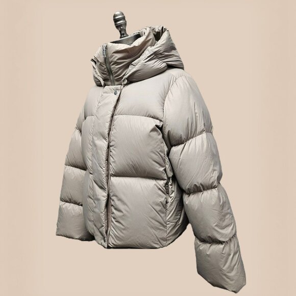 Banana Republic Recycled Down Filled Bomber Jacket - Picture 3 of 4